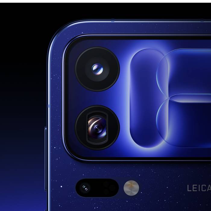 Xiaomi 18 Pro TradingShenzhen — Leica Triple Camera With a Wide View
