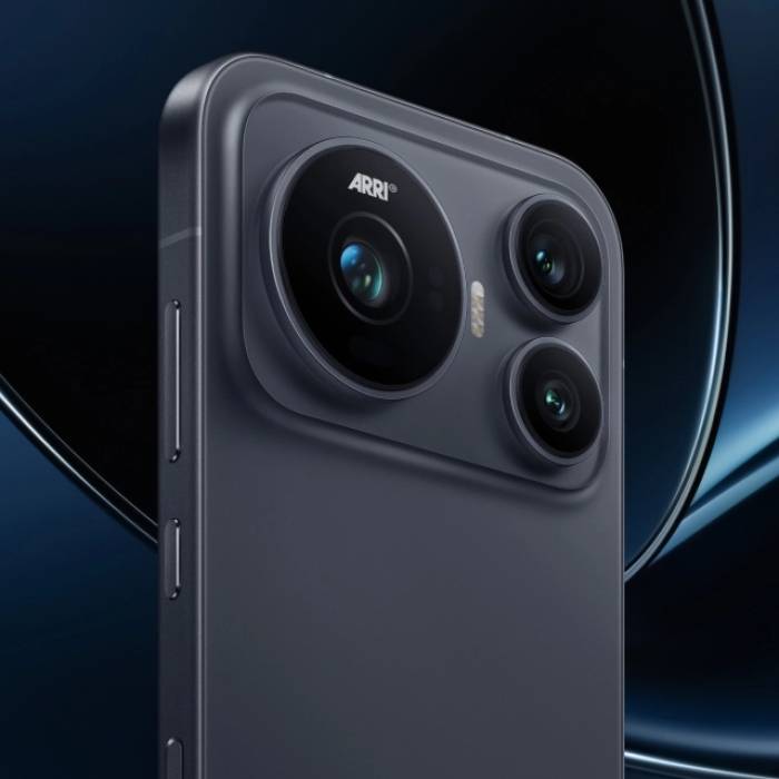 Honor Magic 9 TradingShenzhen — Cold-Carved Glass with Character